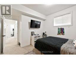 18 WATSON CRESCENT - 30