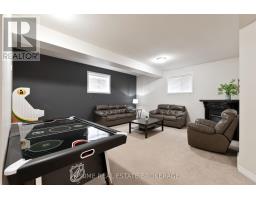 18 WATSON CRESCENT - 34