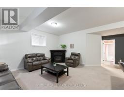 18 WATSON CRESCENT - 36