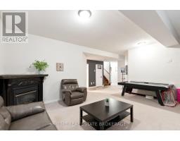 18 WATSON CRESCENT - 37