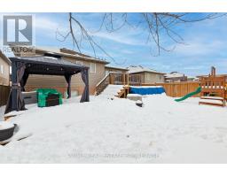 18 WATSON CRESCENT - 40