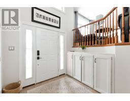 18 WATSON CRESCENT - 5