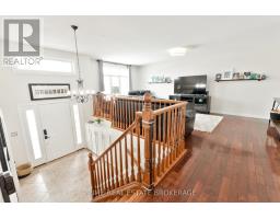 18 WATSON CRESCENT - 7