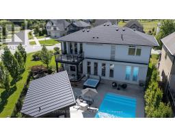 7 VALLEYVIEW CRESCENT - 40