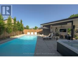 7 VALLEYVIEW CRESCENT - 43