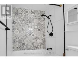 907 - 860 COMMISSIONERS ROAD E - 21