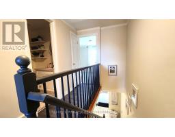 E - 143 WELLESLEY CRESCENT - 17