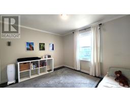 E - 143 WELLESLEY CRESCENT - 24