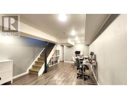 E - 143 WELLESLEY CRESCENT - 31