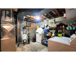 E - 143 WELLESLEY CRESCENT - 35