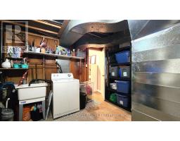 E - 143 WELLESLEY CRESCENT - 36