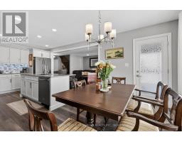 150 GILMOUR DRIVE - 21