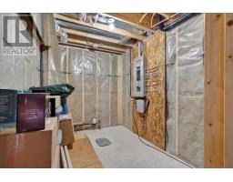 150 GILMOUR DRIVE - 38