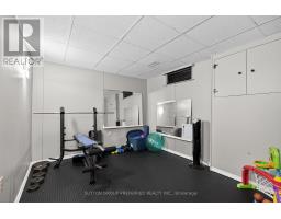 548 GRIFFITH STREET - 33