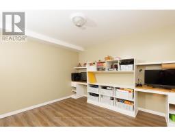 581 HARRIS CIRCLE - 33