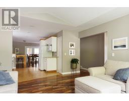 581 HARRIS CIRCLE - 9