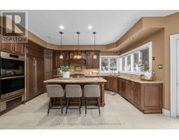 82 CHESTNUT COURT - 10