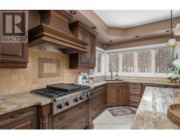 82 CHESTNUT COURT - 11