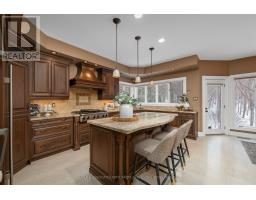 82 CHESTNUT COURT - 12