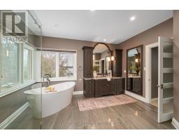 82 CHESTNUT COURT - 22