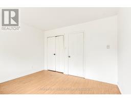 D - 71 WELLESLEY CRESCENT - 12