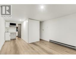 D - 71 WELLESLEY CRESCENT - 16