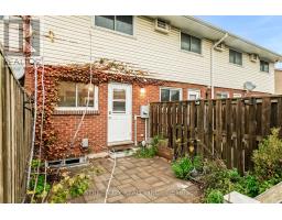 D - 71 WELLESLEY CRESCENT - 22