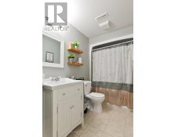 36 SPRUCE STREET W - 25