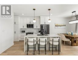 2884 DOYLE DRIVE - 13