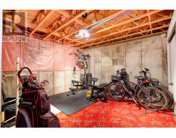 17 - 1337 COMMISSIONERS ROAD W - 36