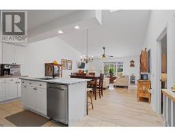 17 - 1337 COMMISSIONERS ROAD W - 7