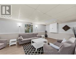 111 ROUNDHILL COURT - 26