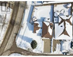 111 ROUNDHILL COURT - 36