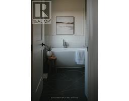 4 EDGEVIEW CRESCENT - 43