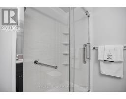 359 EVERGLADE CRESCENT - 32