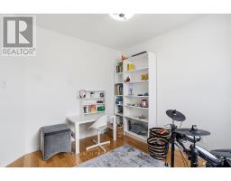 28 - 750 OSGOODE DRIVE S - 29