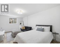 28 - 750 OSGOODE DRIVE S - 35