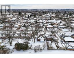 71 JASPER CRESCENT - 34