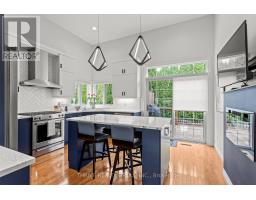 12 - 6 CADEAU TERRACE - 13