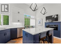 12 - 6 CADEAU TERRACE - 16