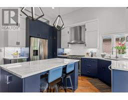 12 - 6 CADEAU TERRACE - 18