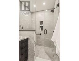 12 - 6 CADEAU TERRACE - 31