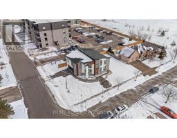 115 SOUTH CARRIAGE ROAD - 47