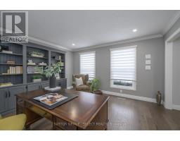 15 MARCUS CRESCENT - 14