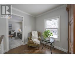 15 MARCUS CRESCENT - 27