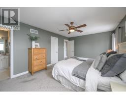 15 MARCUS CRESCENT - 30