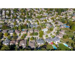 15 MARCUS CRESCENT - 7