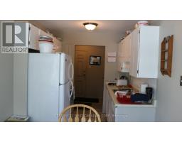 207 - 600 GRENFELL DRIVE - 7