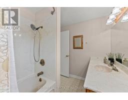 696 ALGOMA PLACE - 15