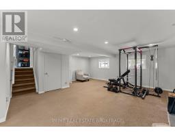 696 ALGOMA PLACE - 23